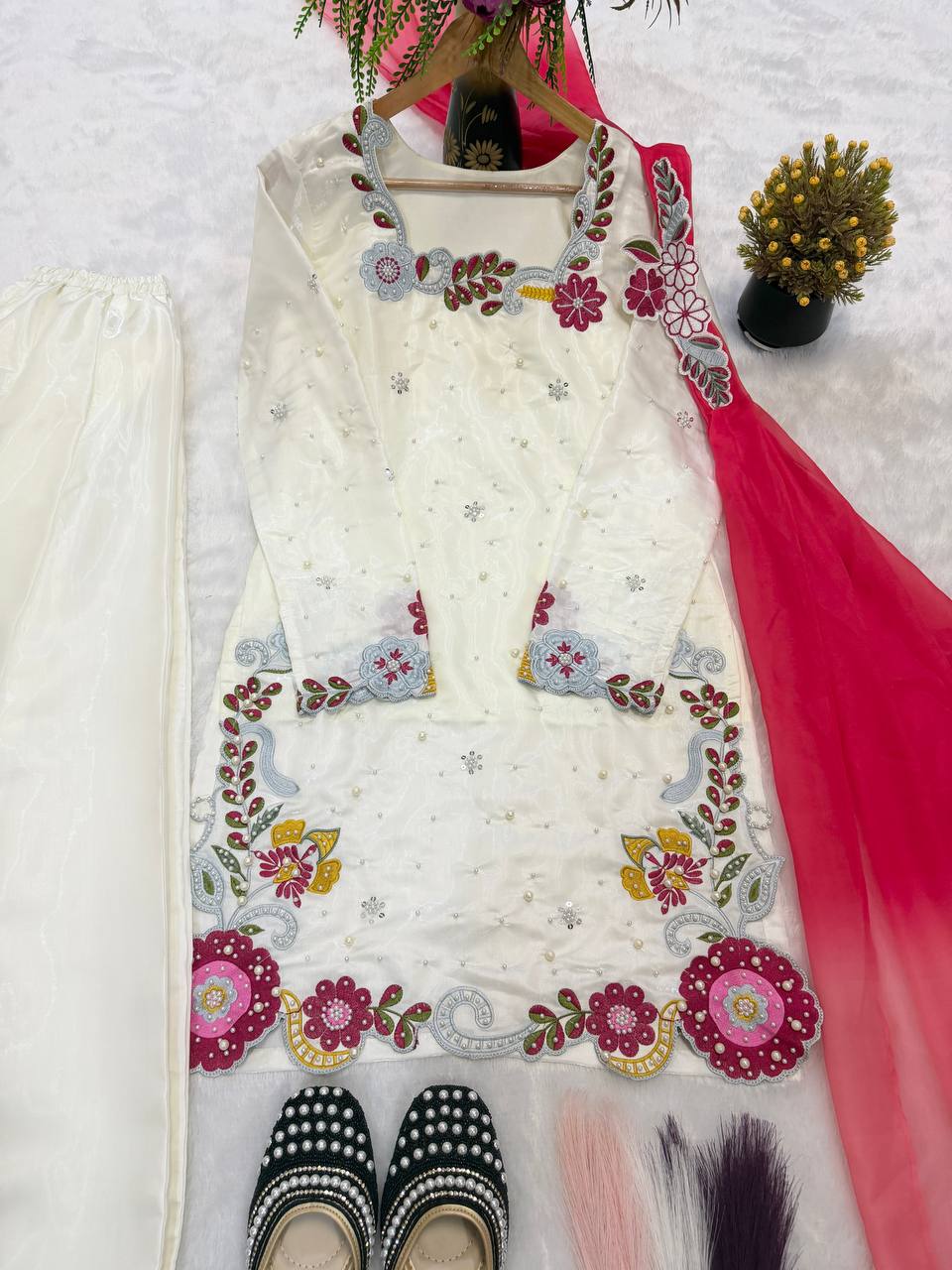Neo-Classic Ivory Appliqué Set